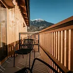 Trivrh Outdoor Hotel