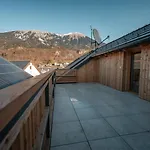 Trivrh Outdoor Hotel Zirovnica