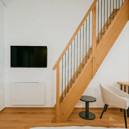 Trivrh Outdoor Hotel Zirovnica