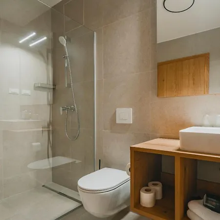 Trivrh Outdoor Hotel 3*