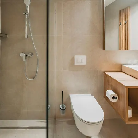 Trivrh Outdoor Hotel 3*