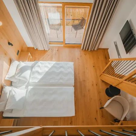 Trivrh Outdoor Hotel 3* Zirovnica