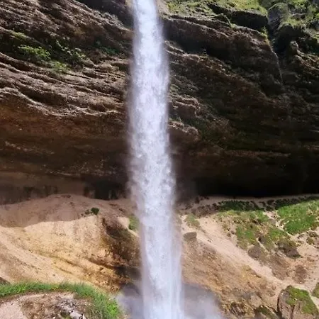 Trivrh Outdoor Hotel Zirovnica