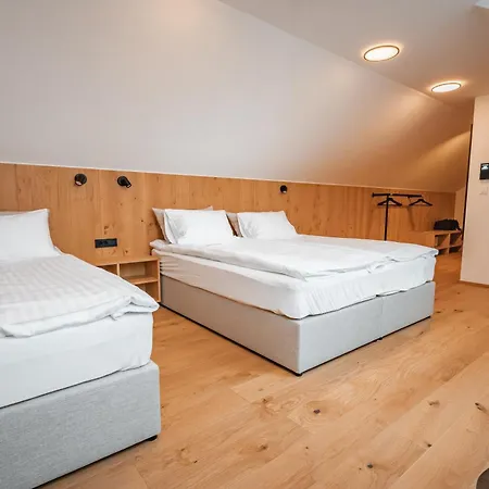 Trivrh Outdoor Hotel