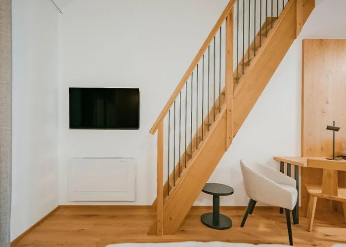 Trivrh Outdoor Hotel Zirovnica