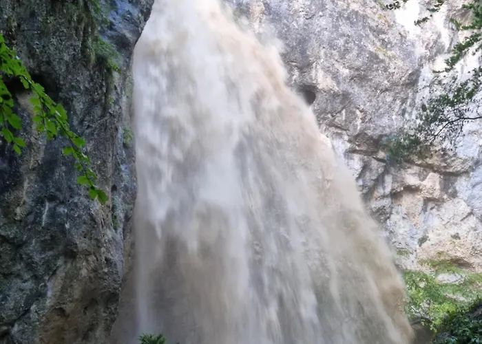 Trivrh Outdoor Hotel Zirovnica